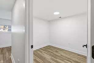 5525 W Berenice Ave, Chicago, IL 60641 - Photo 21