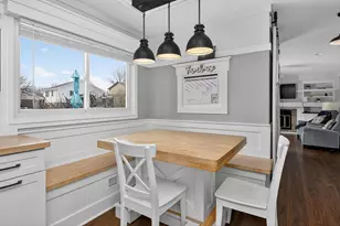 1542 Castlewood Dr, Wheaton, IL 60189 - Photo 9