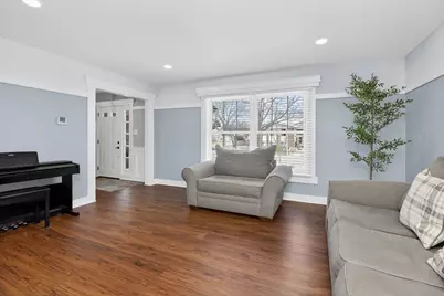 1542 Castlewood Drive, Wheaton, IL 60189 - Photo 3