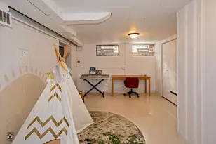 10025 S Hamilton Ave, Chicago, IL 60643 - Photo 37