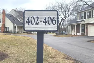 406 College Crossing, Rolling Meadows, IL 60008 - Photo 3