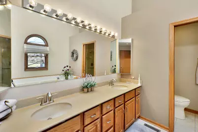 21 N Highview Circle, Hawthorn Woods, IL 60047 - Photo 21