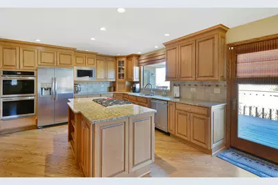 21 N Highview Circle, Hawthorn Woods, IL 60047 - Photo 13