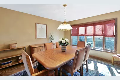 21 N Highview Circle, Hawthorn Woods, IL 60047 - Photo 9