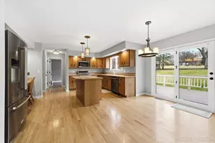 1220 Davey Dr, Batavia, IL 60510 - Photo 17