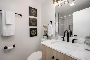 1414 W Sherwin Ave, Chicago, IL 60626 - Photo 17