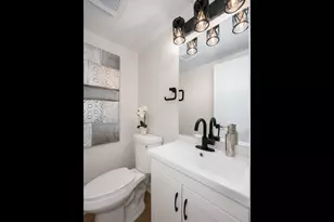 1414 W Sherwin Ave, Chicago, IL 60626 - Photo 7