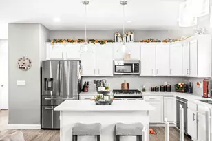 3103 Fox Creek Rd, Bloomington, IL 61705 - Photo 7