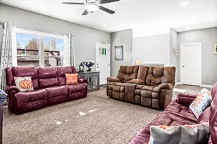 3103 Fox Creek Rd, Bloomington, IL 61705 - Photo 13