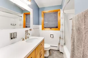 2109 Dobson St, Evanston, IL 60202 - Photo 13