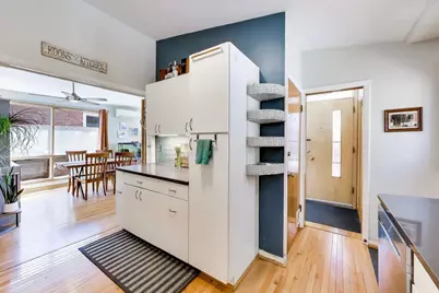 2109 Dobson Street, Evanston, IL 60202 - Photo 9