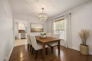 2235 Cheshire Dr, Aurora, IL 60502 - Photo 3