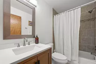 2235 Cheshire Dr, Aurora, IL 60502 - Photo 15