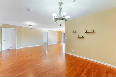 8000 Kilpatrick Avenue #2B, Skokie, IL 60076 - Photo 7