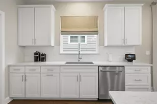 76 Somerset Cir, Wheaton, IL 60189 - Photo 13