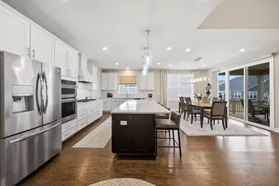 76 Somerset Circle, Wheaton, IL 60189 - Photo 9