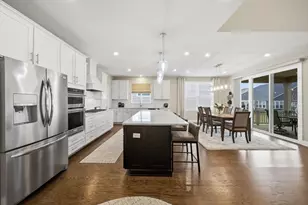 76 Somerset Cir, Wheaton, IL 60189 - Photo 9