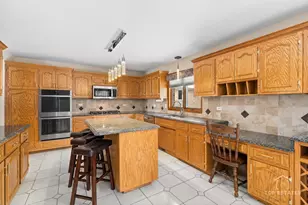 13124 W Beaver Lake Dr, Homer Glen, IL 60491 - Photo 11
