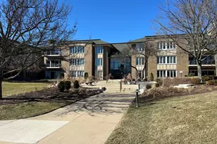 1 Oak Brook Club Dr, Oak Brook, IL 60523 - Photo 1