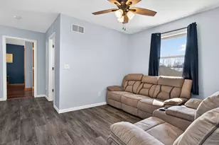 955 E 4th St, Coal City, IL 60416 - Photo 31