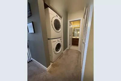 2917 N Claremont Avenue, Chicago, IL 60618 - Photo 11