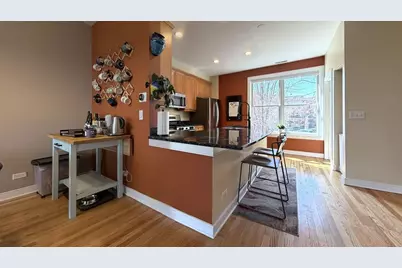 2917 N Claremont Avenue, Chicago, IL 60618 - Photo 7