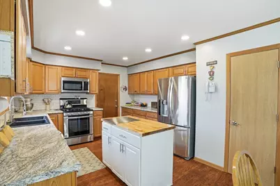 38546 N Pine Avenue, Beach Park, IL 60099 - Photo 5