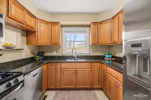 540 N Rosedale Ave, Aurora, IL 60506 - Photo 7