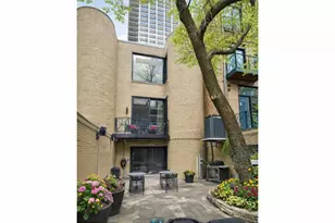 65 W Schiller St, Chicago, IL 60610 - Photo 5