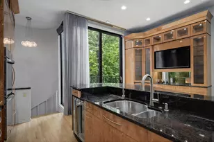 65 W Schiller St, Chicago, IL 60610 - Photo 13