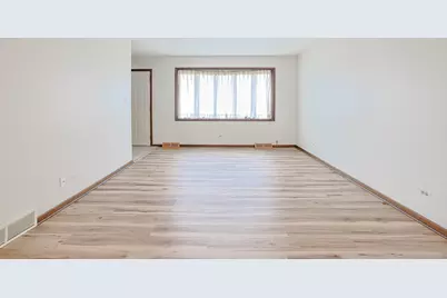 961 Dearborn Circle, Carol Stream, IL 60188 - Photo 3