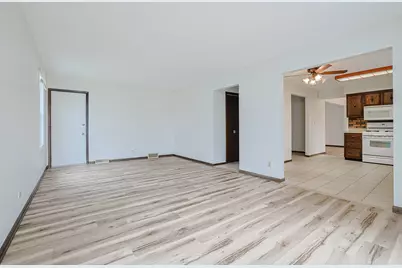 961 Dearborn Circle, Carol Stream, IL 60188 - Photo 13