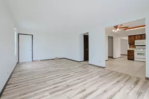 961 Dearborn Cir, Carol Stream, IL 60188 - Photo 13