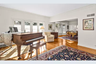 324 Davis Street, Evanston, IL 60201 - Photo 5