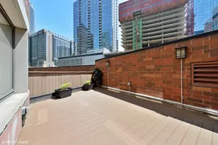 211 E Ohio St, Chicago, IL 60611 - Photo 15