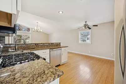 17914 W Twin Lakes Boulevard, Grayslake, IL 60030 - Photo 11