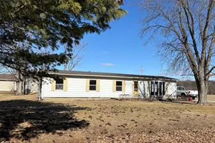 116 Seminole Ln, Loda, IL 60948 - Photo 1