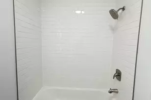 7712 S Jeffery Blvd, Chicago, IL 60649 - Photo 9