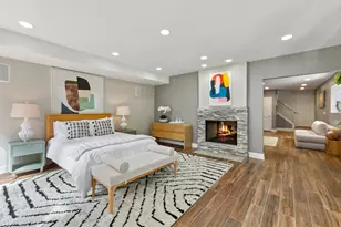 1527 W Pearson St, Chicago, IL 60642 - Photo 27