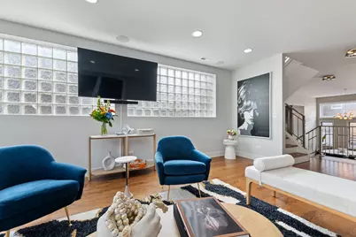 1527 W Pearson Street, Chicago, IL 60642 - Photo 15