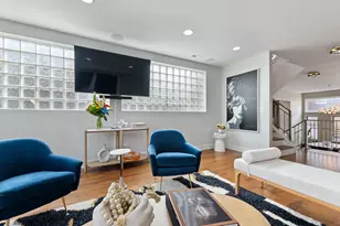 1527 W Pearson St, Chicago, IL 60642 - Photo 15