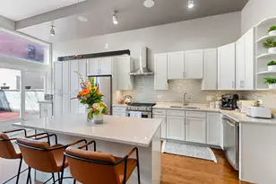 1527 W Pearson St, Chicago, IL 60642 - Photo 3