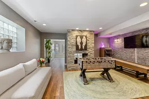 1527 W Pearson St, Chicago, IL 60642 - Photo 31