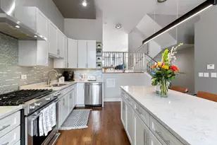 1527 W Pearson St, Chicago, IL 60642 - Photo 7