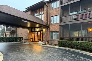 7737 W Golf Dr, Palos Heights, IL 60463 - Photo 1