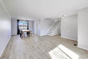 421 N Ashbury Ave, Bolingbrook, IL 60440 - Photo 9