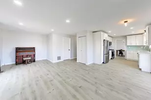 421 N Ashbury Ave, Bolingbrook, IL 60440 - Photo 13