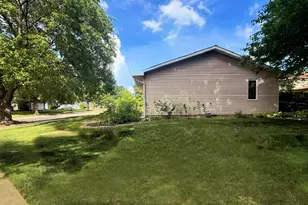 2707 Worcester Dr, Champaign, IL 61821 - Photo 11