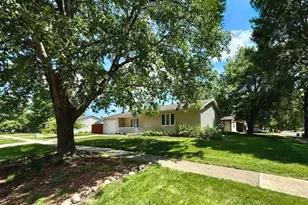 2707 Worcester Dr, Champaign, IL 61821 - Photo 3