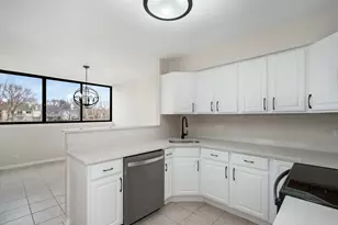 101 Bar Harbour Rd, Schaumburg, IL 60193 - Photo 9